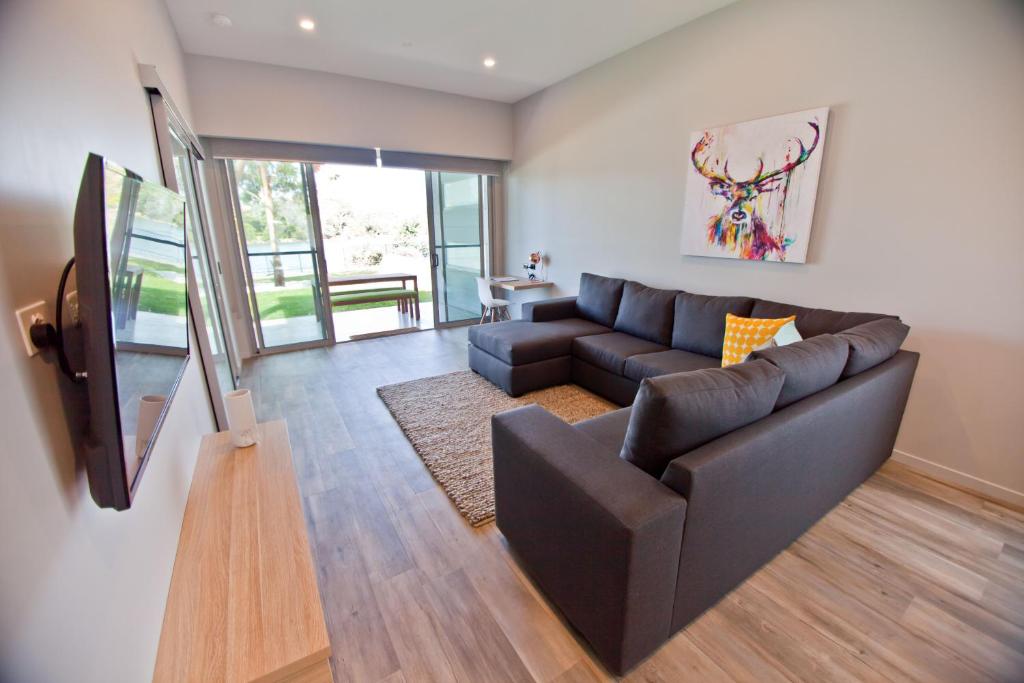 Waterfront Apartments (Devonport) 