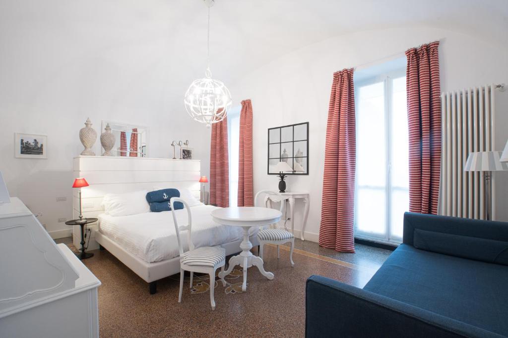 Hotel Marina Charming Rooms (Finale Ligure) 