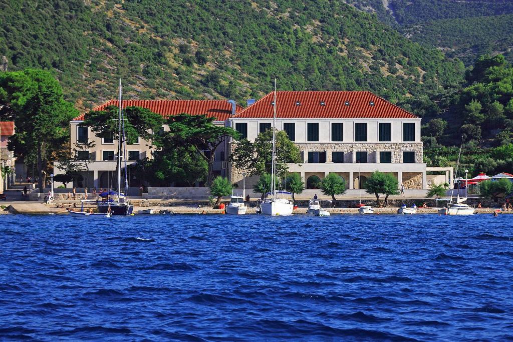 Hotel Lipa (Postira) 