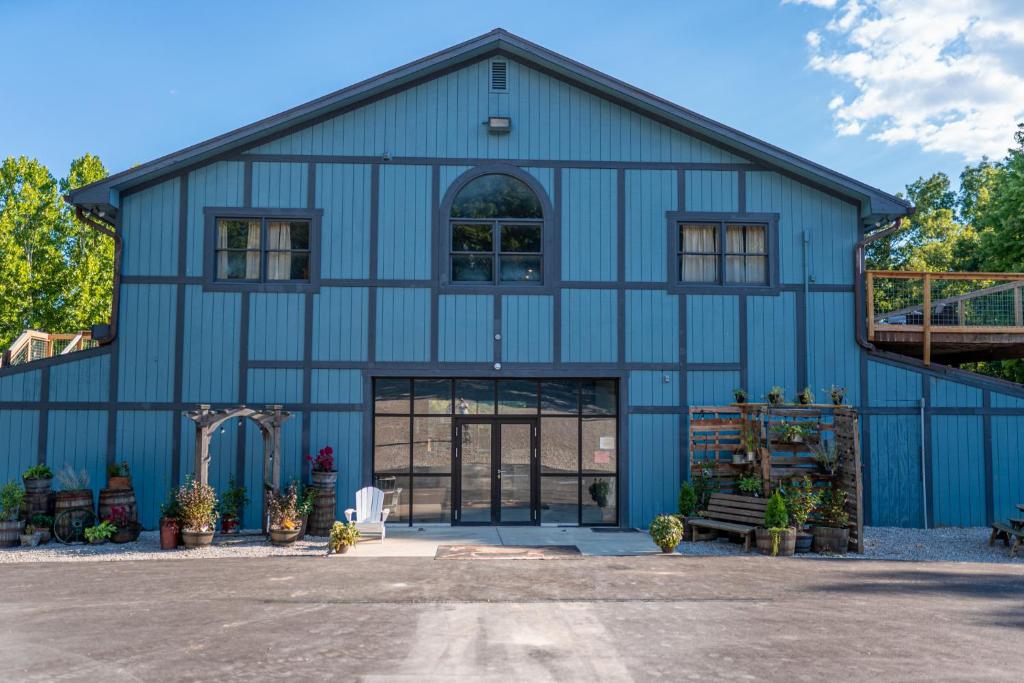 Harmony Tree Resorts inc (Nashville)