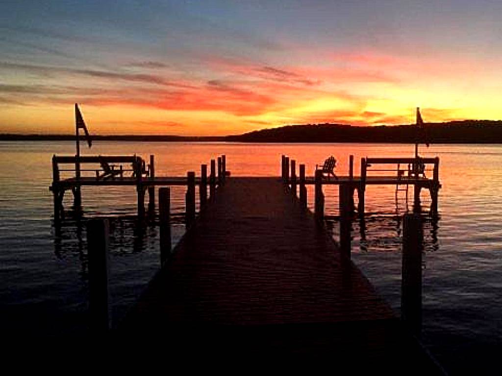 Bella Vista Suites Lake Geneva (Lake Geneva)