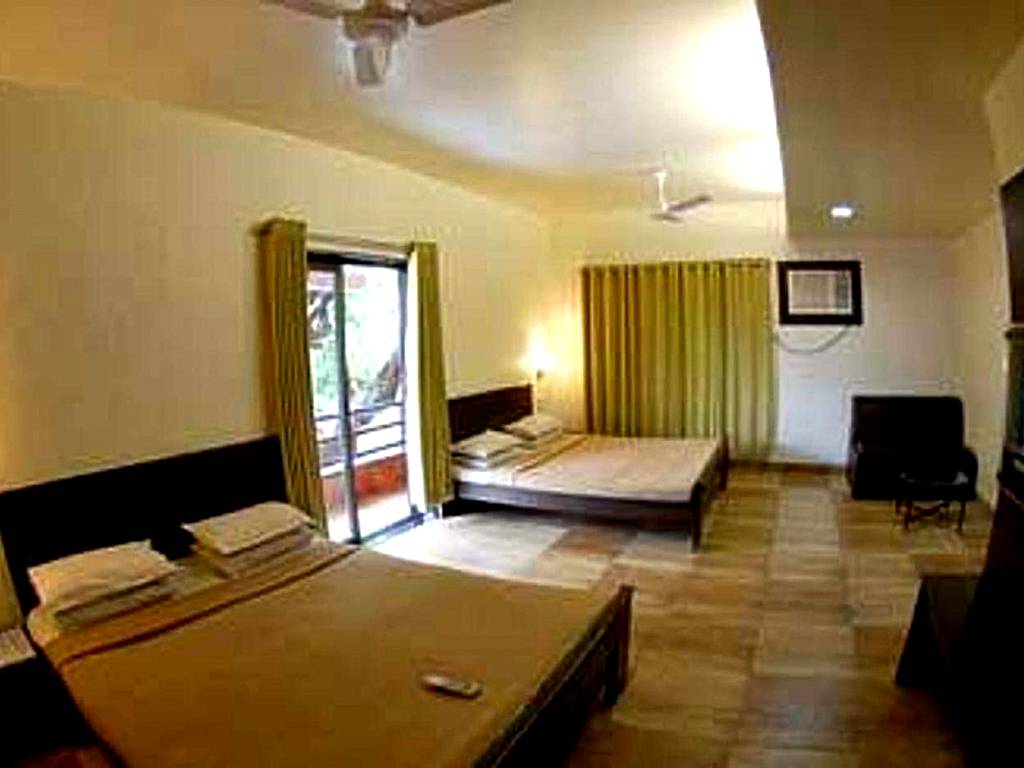 Hotel Pankaj +: Budget Double Room