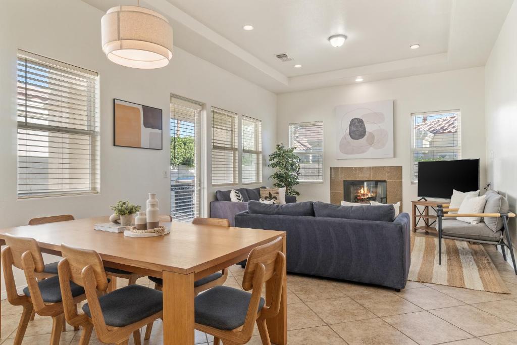 Desert Paradise by VARE - Puerta Azul - Pool & Spa