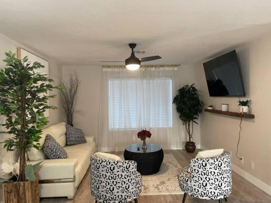 Gorgeous Laughlin Condo!